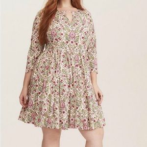 Torrid Ivory Floral Print Challis Skater Dress Size 4 4x 26W Size 26 4XL